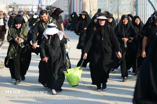 Arbaeen pilgrims entering Iraq at Shalamcheh border