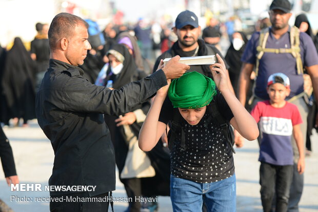 Arbaeen pilgrims entering Iraq at Shalamcheh border