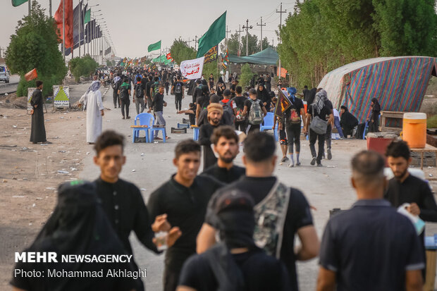 پیاده روی زائران اربعین در مناطق جنوبی عراق (الدیرــ ابوالخصیب)