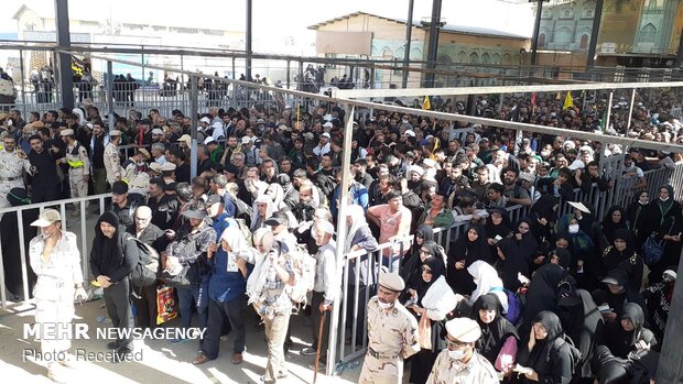تردد زائران اربعین در مرز مهران