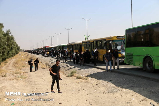 وضعیت تردد طی شامگاه چهارشنبه در مرز مهران/تردد ۱۸۰ هزار نفر