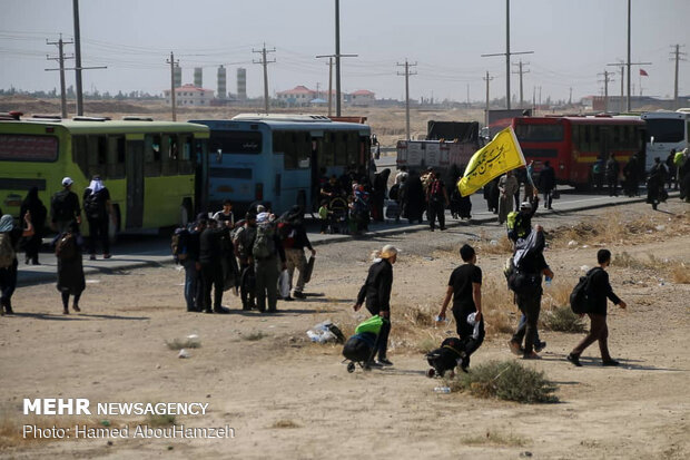 ورود زائران اربعین از مرز مهران بدون هیچ مشکلی