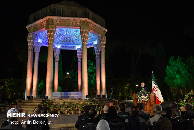 Commemorating Persian poet Hafez in Shiraz
