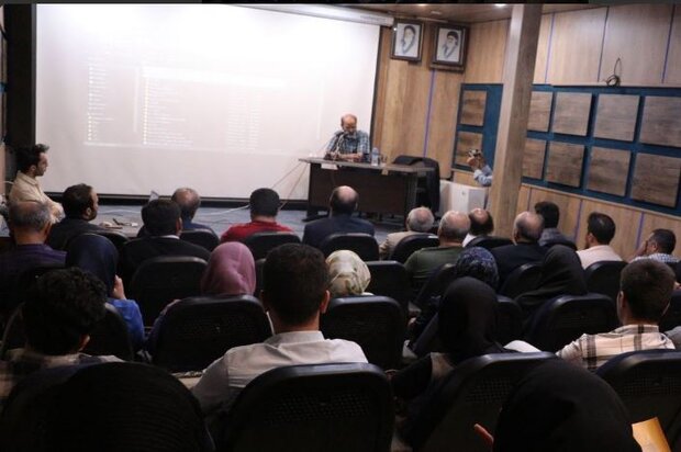 نشست «بررسی اصول جزیی خط نستعلیق دوره صفویه» در قزوین برگزار شد