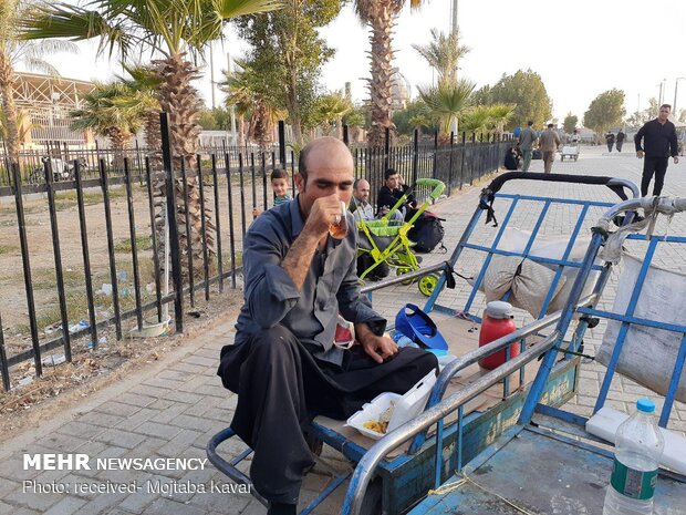 حاشیه هایی از حضور زائران اربعین در مرز مهران