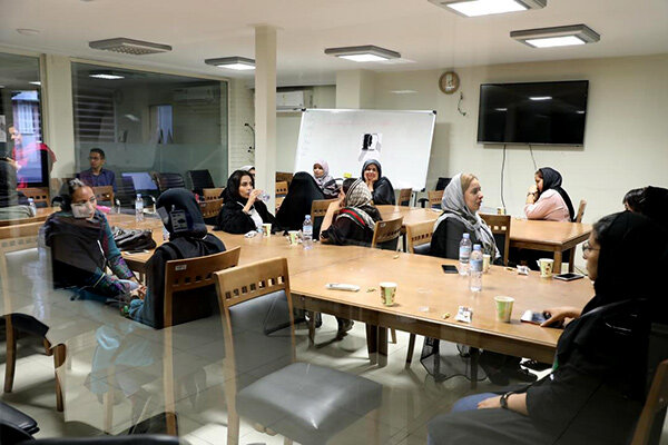 پروژه کتابخوانی انسانی در دانشگاه الزهرا برگزار شد