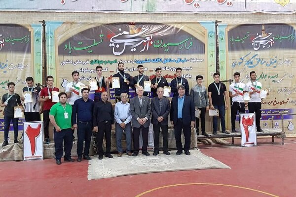 بوشهری‌ها در مسابقات ورزش زورخانه‌ای قهرمانی کشور ۴ مدال گرفتند