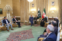 روحاني: قدّمنا لرئيس وزراء باكستان تفاصيل عن استهداف ناقلة النفط الإيرانية