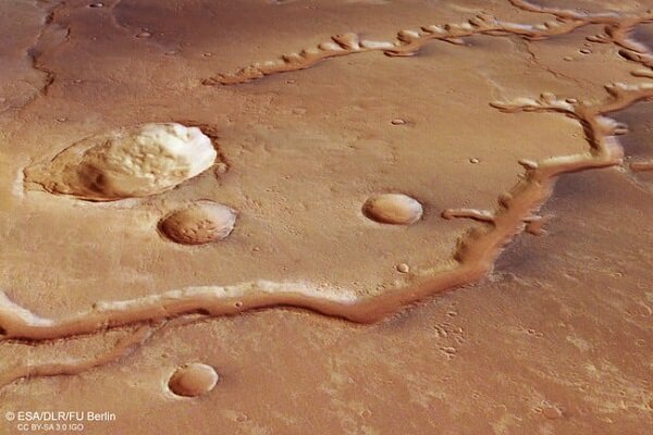 عکس های تازه تاریخچه وجود آب در مریخ را آشکار می کند