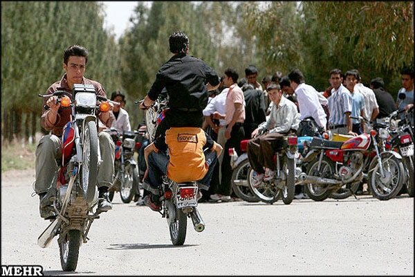 تردد موتورسیکلت در بوستانها سلامت شهروندان را به مخاطره می اندازد