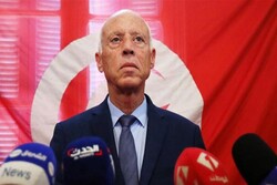 برخی طرفهای خارجی برای بازگرداندن تونس به عقب تلاش می کنند