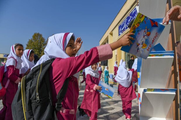 ۲۵۰۰جلد کتاب به مراکز علمی و فرهنگی آذربایجان غربی اهدا شد