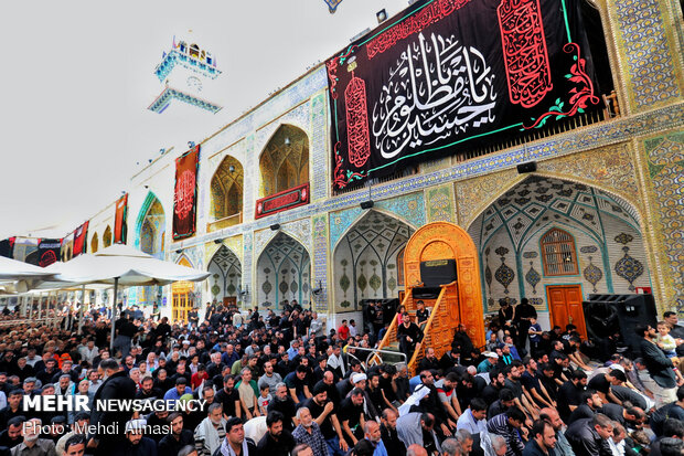 إقامة صلاة الجمعة في حرم الإمام علي (ع) 