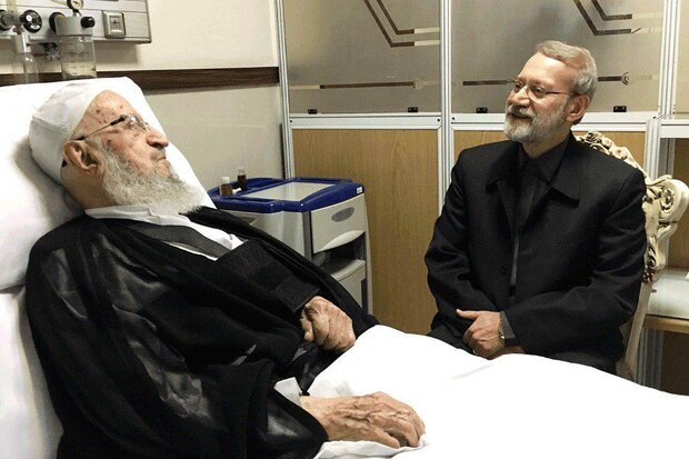 ایرانی اسپیکر نے آیت اللہ مکارم شیرازی کی عیادت کی
