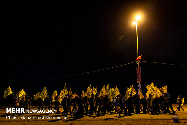 Arbaeen Pilgrims walking towards Karbala 