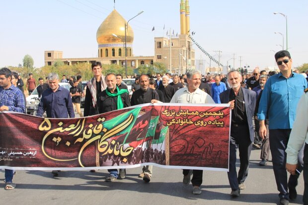 جلوه شور و شعور حسینی در اجتماع دلدادگان اربعین کاشان