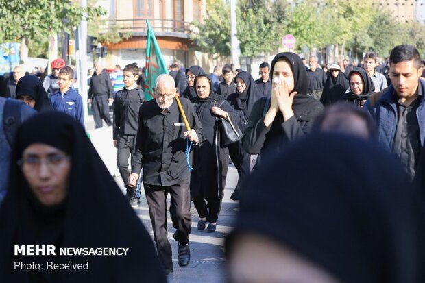 مشاهد من  مسيرة الأربعين في طهران