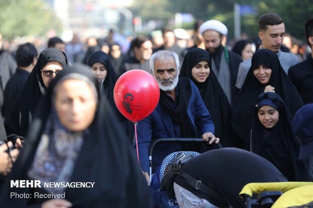 مشاهد من  مسيرة الأربعين في طهران