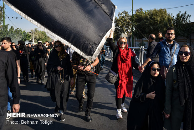 مشاهد من  مسيرة الأربعين في طهران