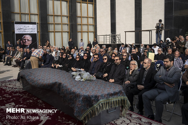 Funeral procession for Iranian composer Hossein Dehlavi
