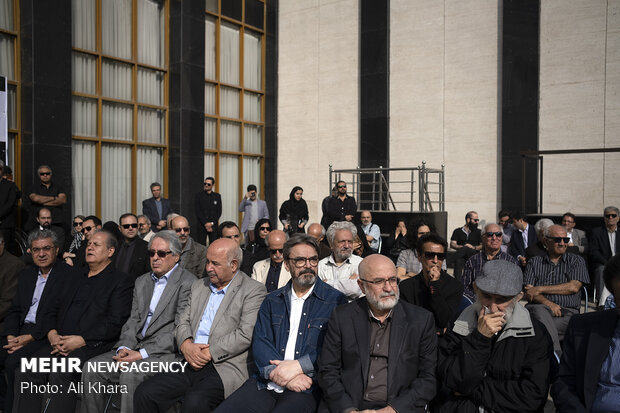 Funeral procession for Iranian composer Hossein Dehlavi
