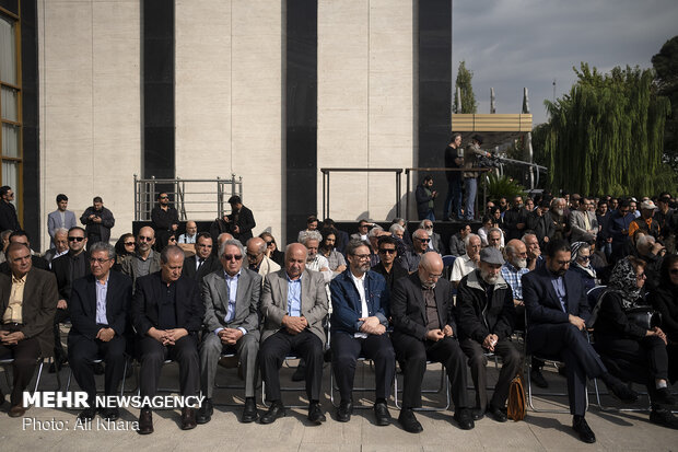 Funeral procession for Iranian composer Hossein Dehlavi
