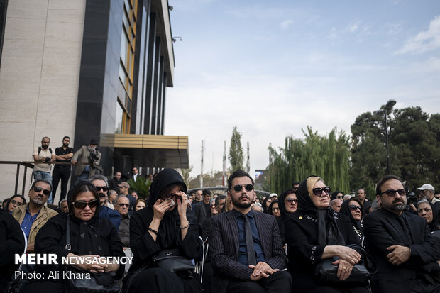 Funeral procession for Iranian composer Hossein Dehlavi
