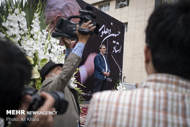 Funeral procession for Iranian composer Hossein Dehlavi
