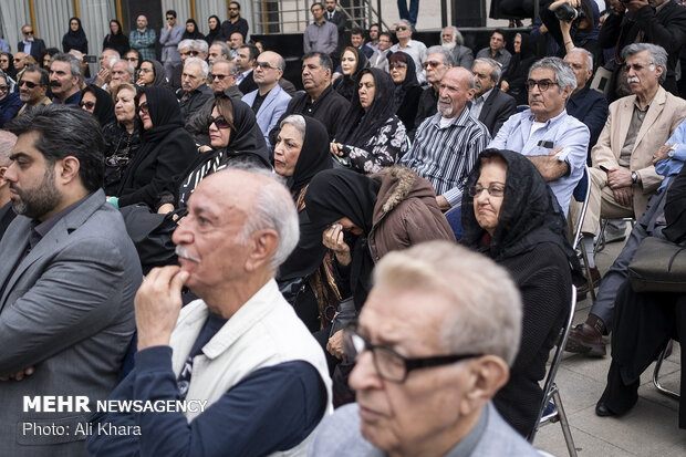 Funeral procession for Iranian composer Hossein Dehlavi
