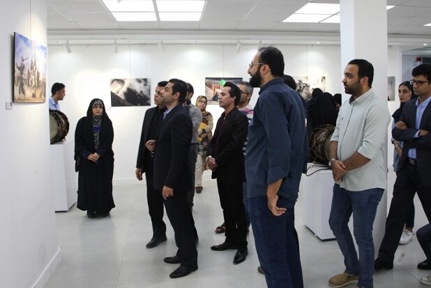 نمایشگاه گروهی عکس جلوه‌های عاشورایی در بوشهر گشایش یافت