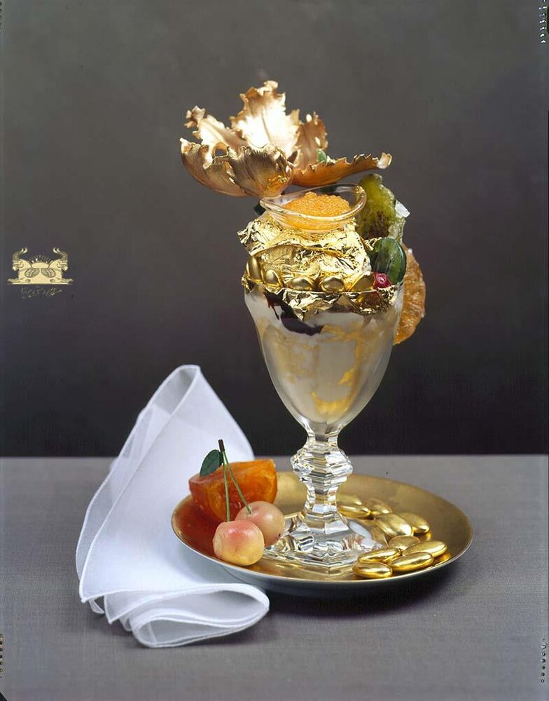 خوردنی‌های لاکچری نشین‌ها؛ از آب معدنی ۶۰ هزار تومانی تا بستنی با روکش طلا + تصاویر