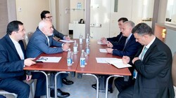 Iran, Iraq FMs meet in Baku on NAM sidelines