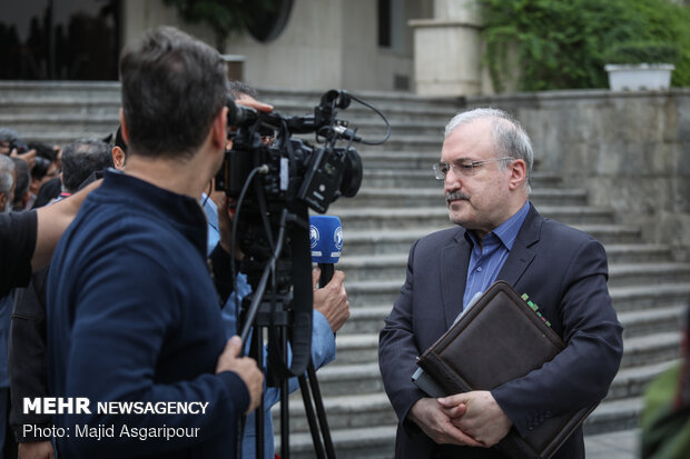 ایرانی کابینہ کے اراکین کی صحافیوں سے گفتگو