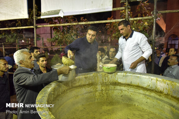 Cooking world’s largest Nazri broth in Shiraz