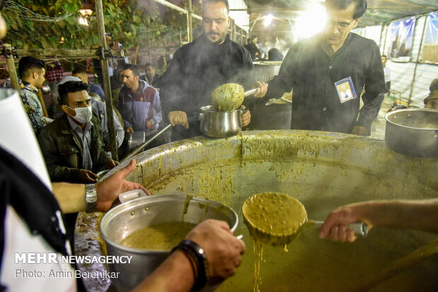 Cooking world’s largest Nazri broth in Shiraz