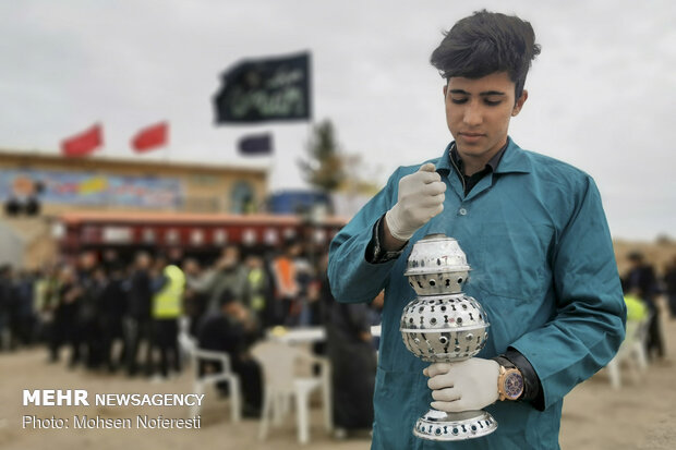 Pilgrims trekking towards holy shrine of Imam Reza (PBUH)