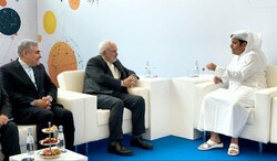 Zairf meets with Qatari counterpart in Doha