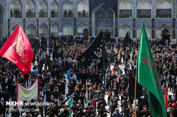 عزاداری روز شهادت امام رضا (ع) در حرم مطهر رضوی