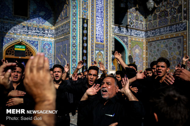 عزاداری روز شهادت امام رضا (ع) در حرم مطهر رضوی