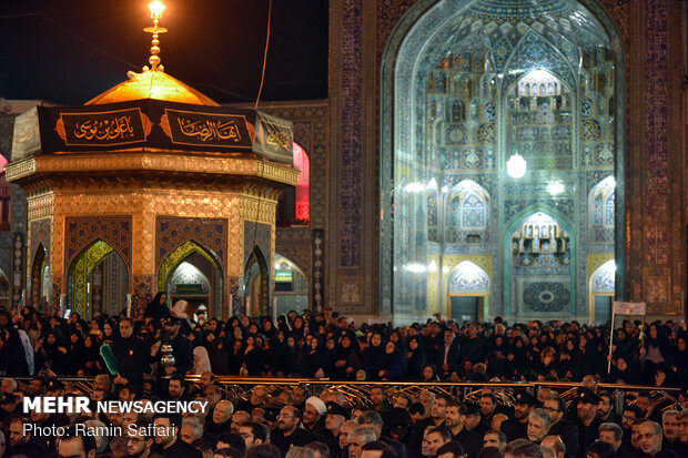 آئین شام غریبان امام رضا (ع) در حرم مطهر رضوی