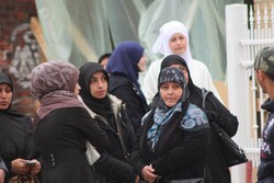 مشروع تحديد سن الحجاب في فرنسا يكشف عنصرية متجذرة ضد المسلمين