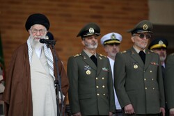 قائد الثورة يدعو الحريصين على مصلحة العراق ولبنان جعل معالجة اضطراب الأمن اولوية لهم