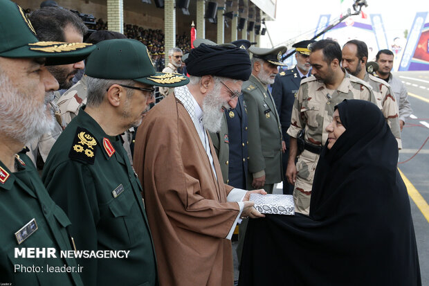مراسم تخرج ضباط كلية العلوم العسكرية برعاية قائد الثورة الاسلامية