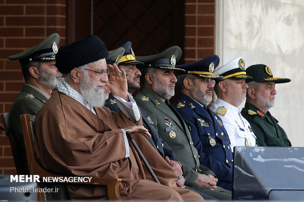 مراسم دانش‌آموختگی دانشجویان دانشگاه‌های افسری ارتش