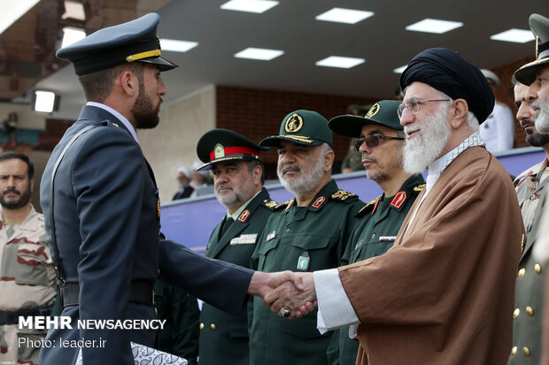 مراسم دانش‌آموختگی دانشجویان دانشگاه‌های افسری ارتش