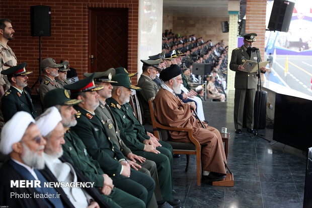 مراسم دانش‌آموختگی دانشجویان دانشگاه‌های افسری ارتش