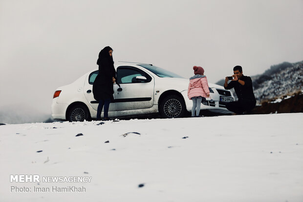 بارش نخستین برف پاییزی در همدان