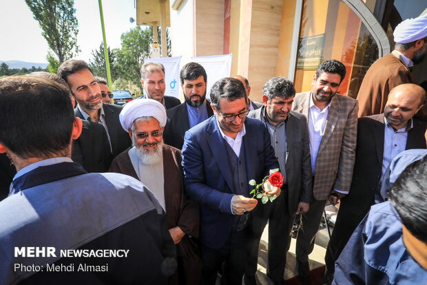 Industry min. visits Zanjan prov. to inaugurate projects 