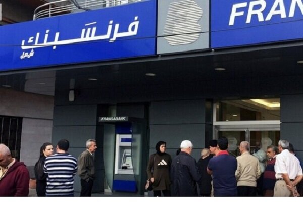بانک‌های لبنان امروز  برای اولین بار در ۲ هفته اخیر باز شد