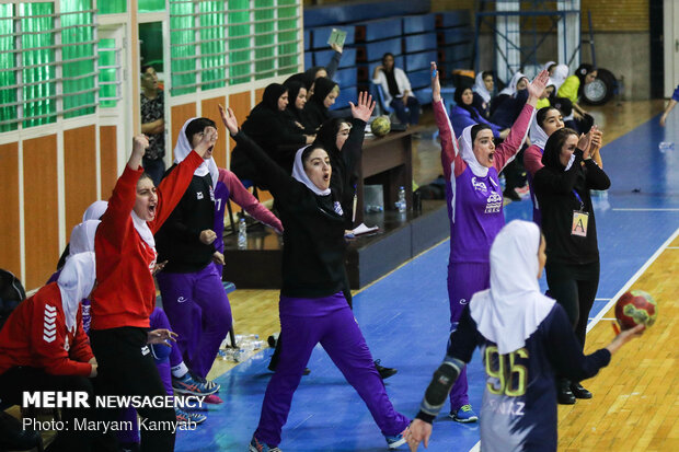 Women's Handball League: Tasisat Daryaei 24-21 Eshtad Sazeh